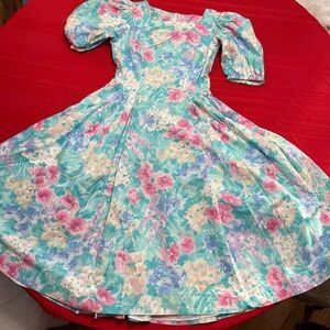 Daisy Kingdom VTG Circle Floral Dress Size 8/10/12 See Measurements